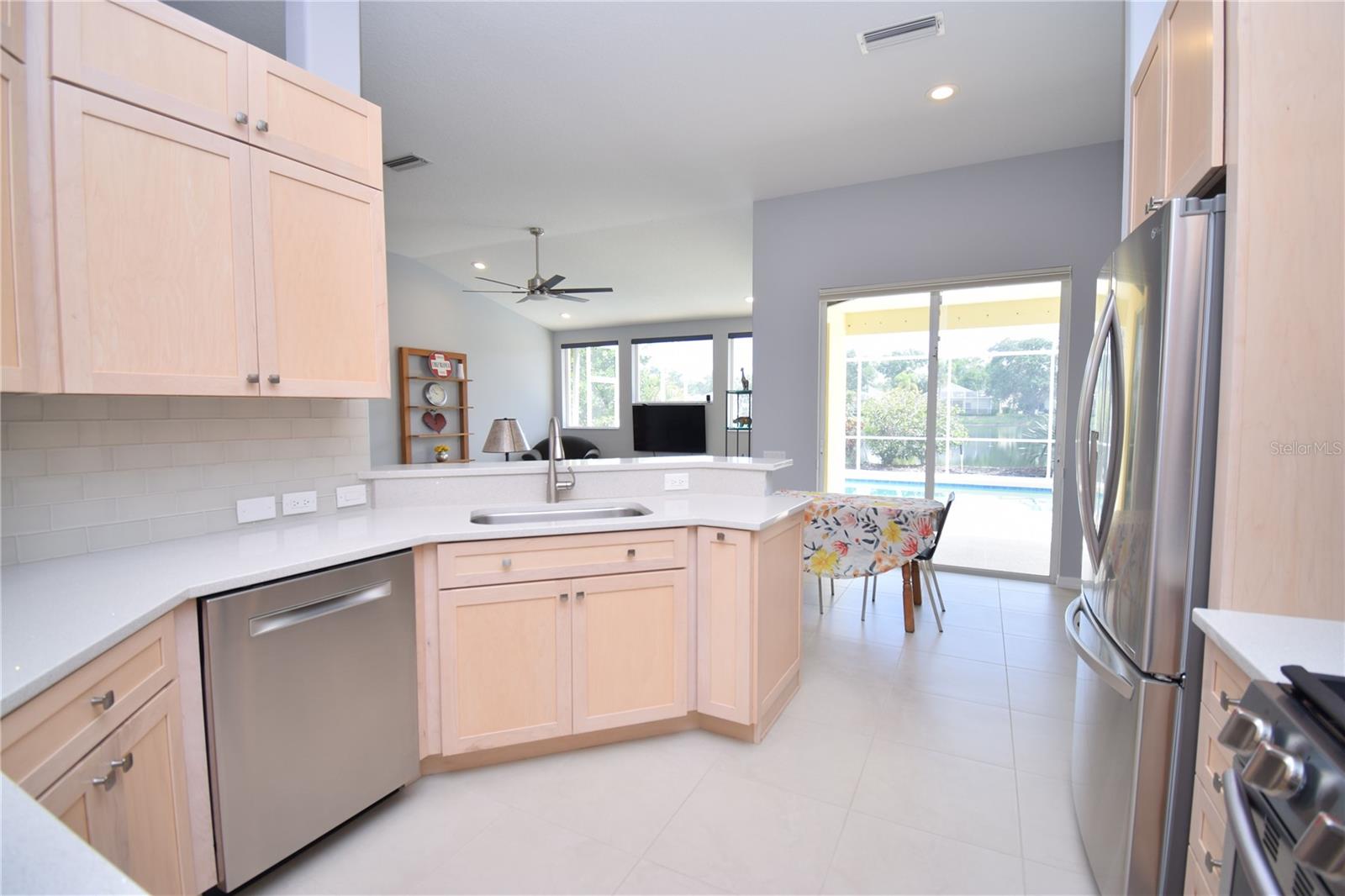 6556 MEANDERING WAY, LAKEWOOD RANCH, FL, 34202