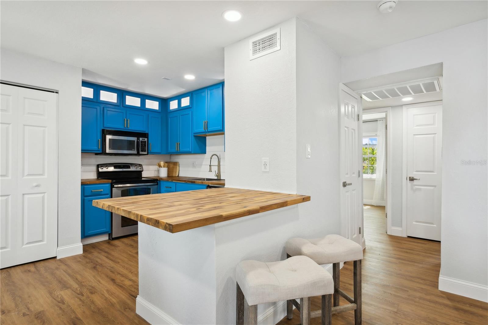 265 SEAHORSE DR SE #B, ST PETERSBURG, FL, 33705