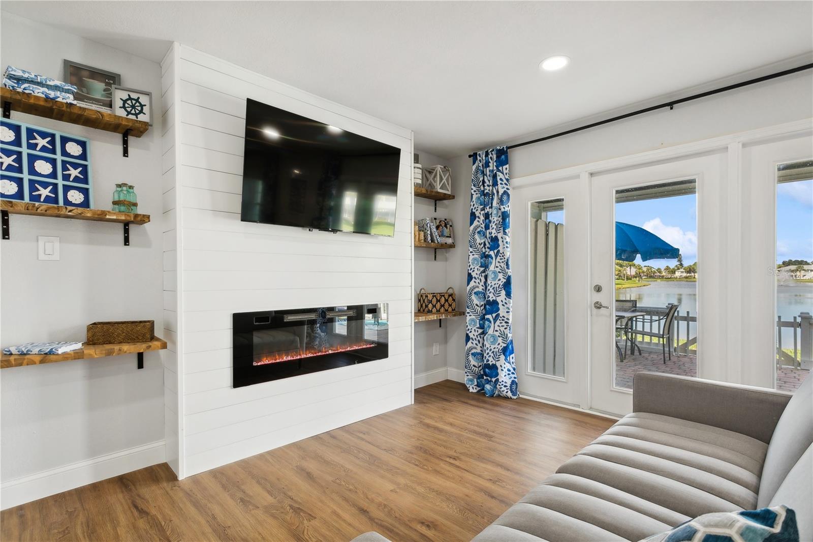 265 SEAHORSE DR SE #B, ST PETERSBURG, FL, 33705