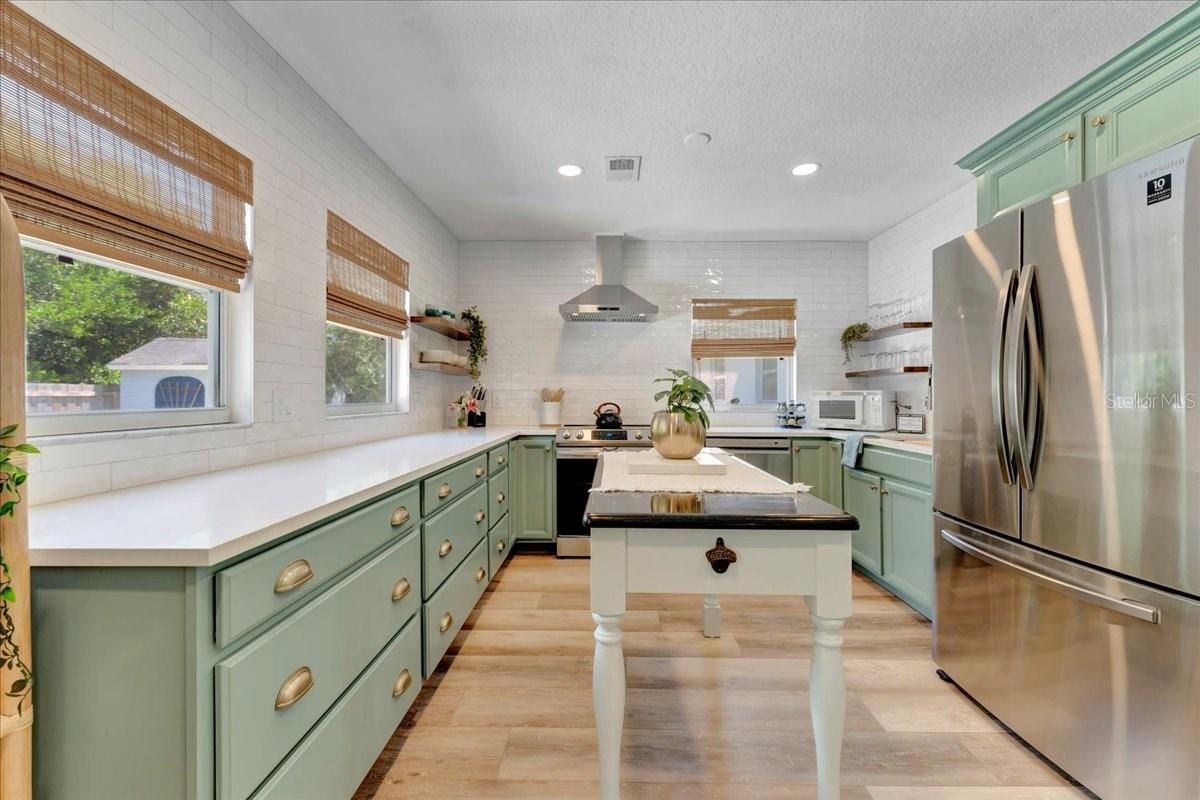 1389 CHESTERFIELD DR, CLEARWATER, FL, 33756