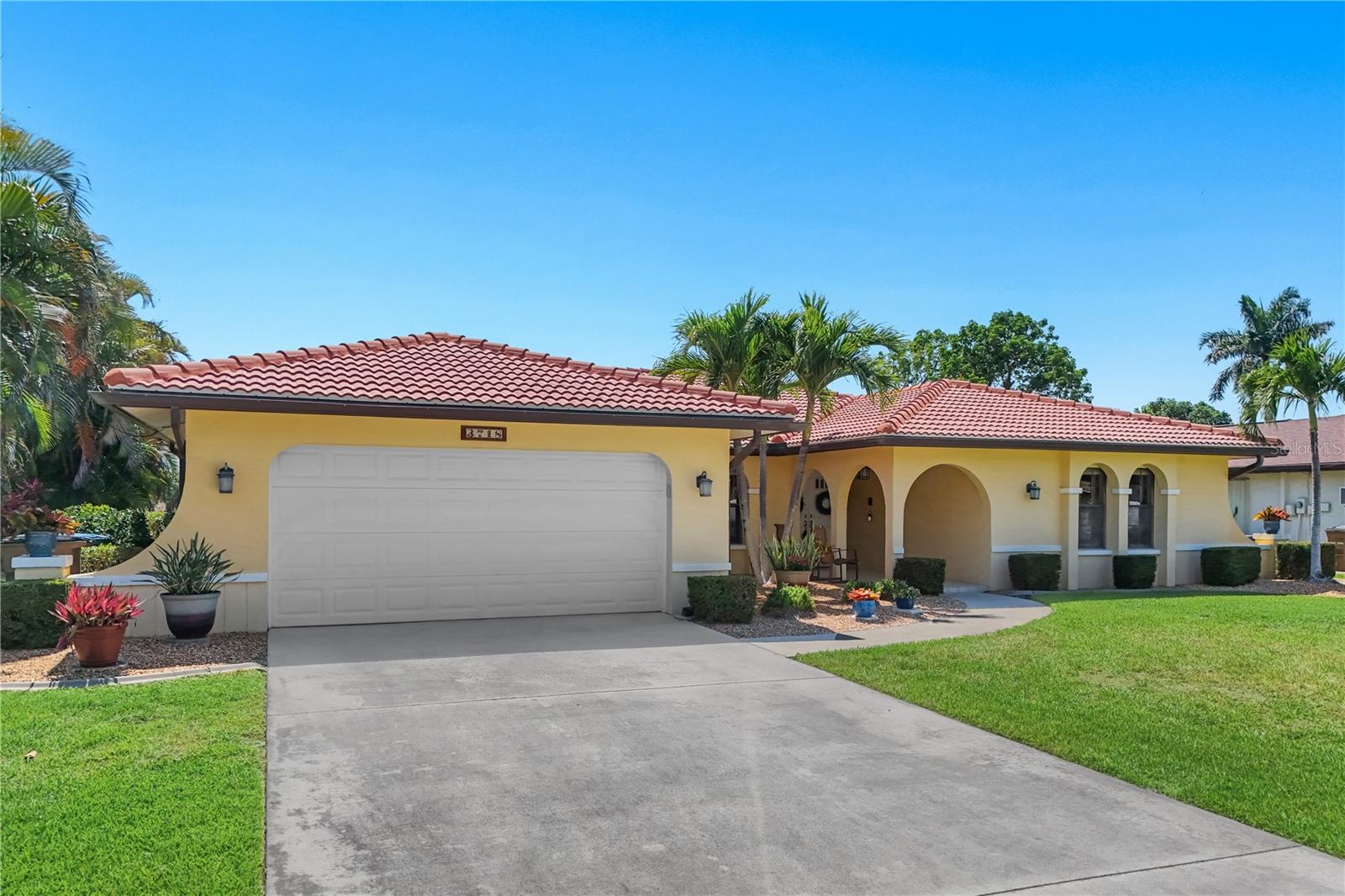 3718 SE 8TH AVE, CAPE CORAL, FL, 33904