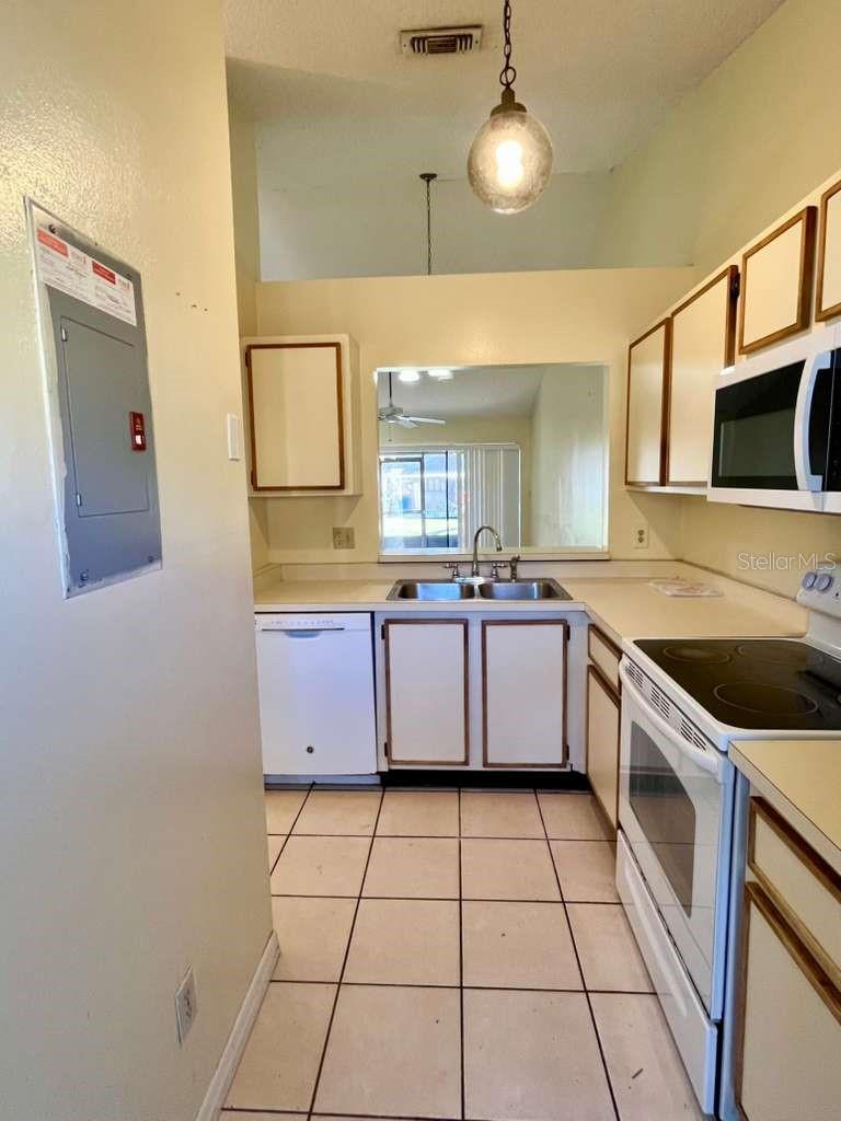 108 CREEKSIDE WAY, ORLANDO, FL, 32824