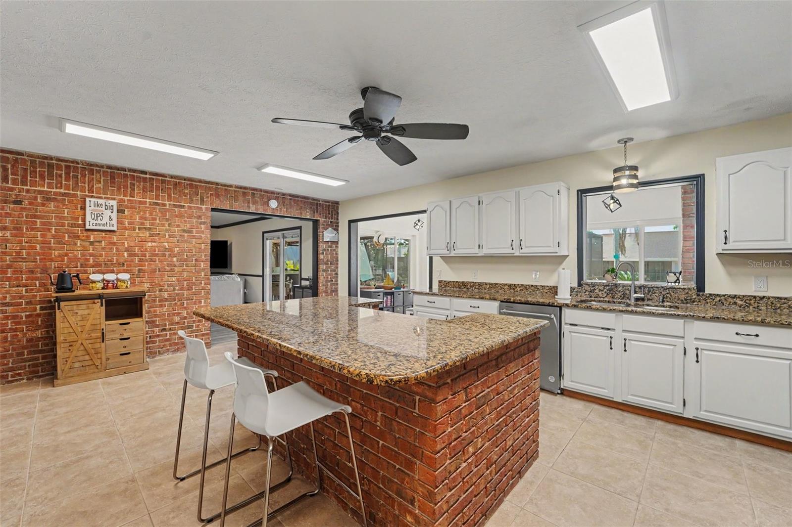 717 CAMROSE DR, BRANDON, FL, 33510