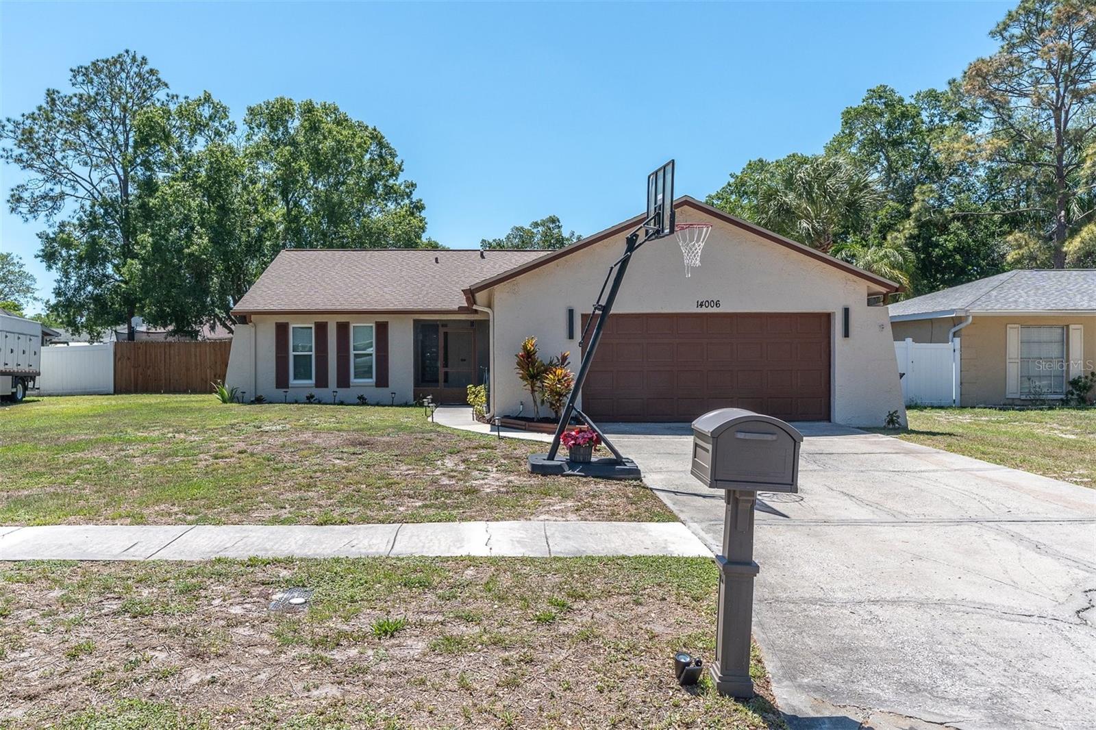 14006 CASCADE LN, TAMPA, FL, 33618