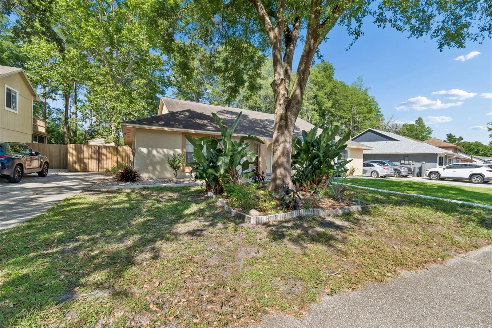 3410 LAUREL DALE DR, TAMPA, FL, 33618