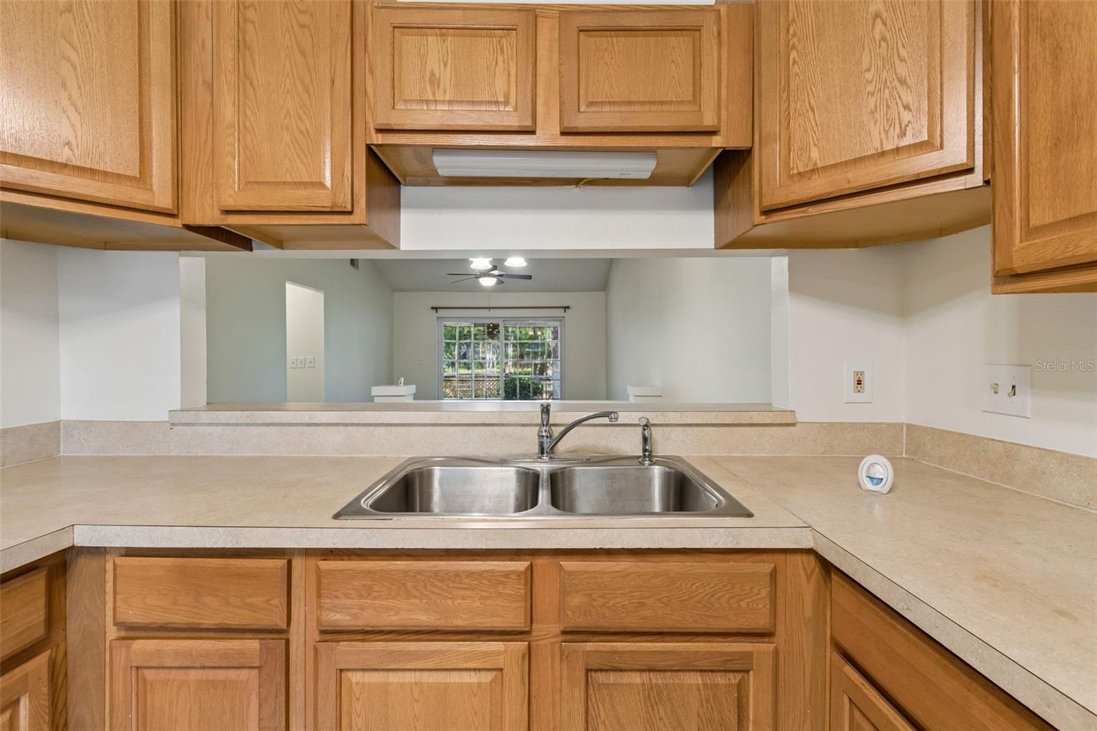 3410 LAUREL DALE DR, TAMPA, FL, 33618
