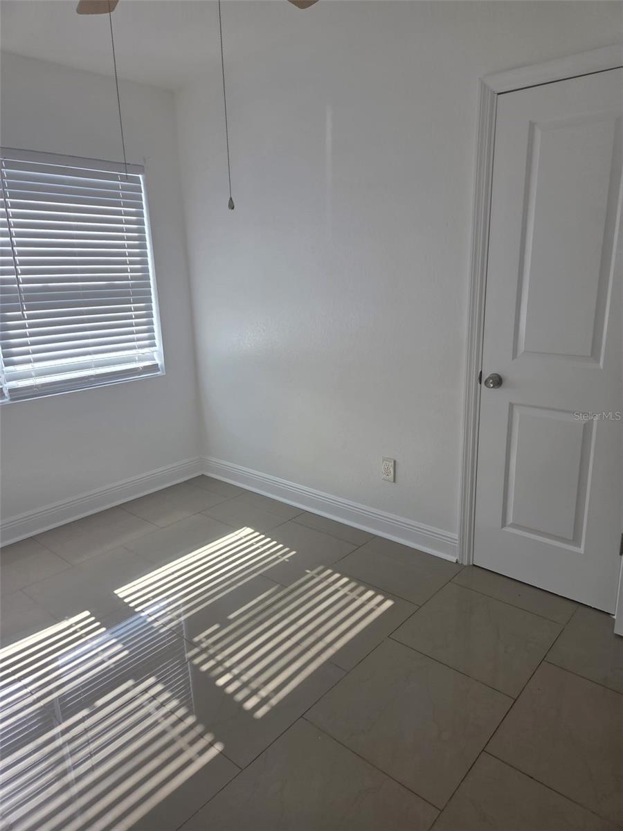 8704 N RENFREW PL, TAMPA, FL, 33604