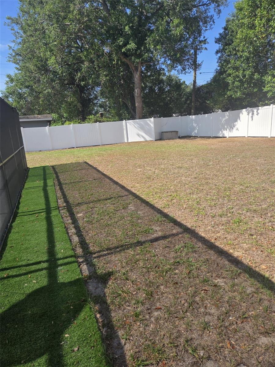 8704 N RENFREW PL, TAMPA, FL, 33604
