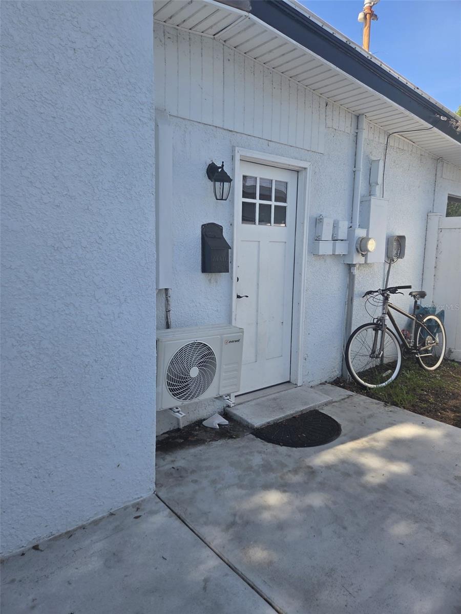 8704 N RENFREW PL, TAMPA, FL, 33604