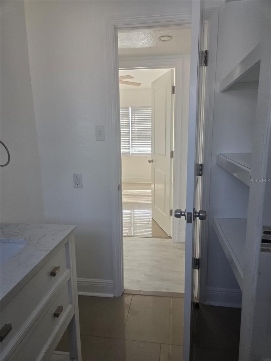 8704 N RENFREW PL, TAMPA, FL, 33604