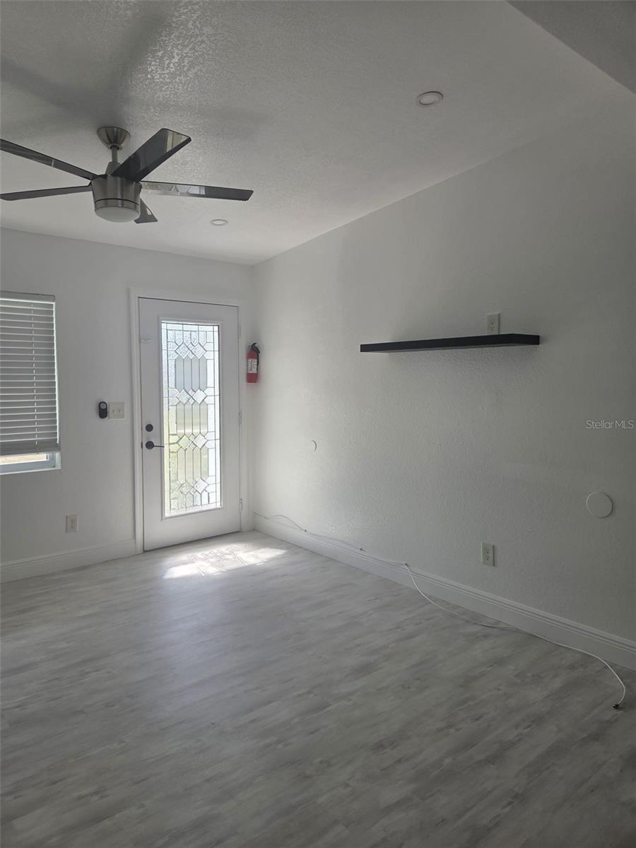 8704 N RENFREW PL, TAMPA, FL, 33604