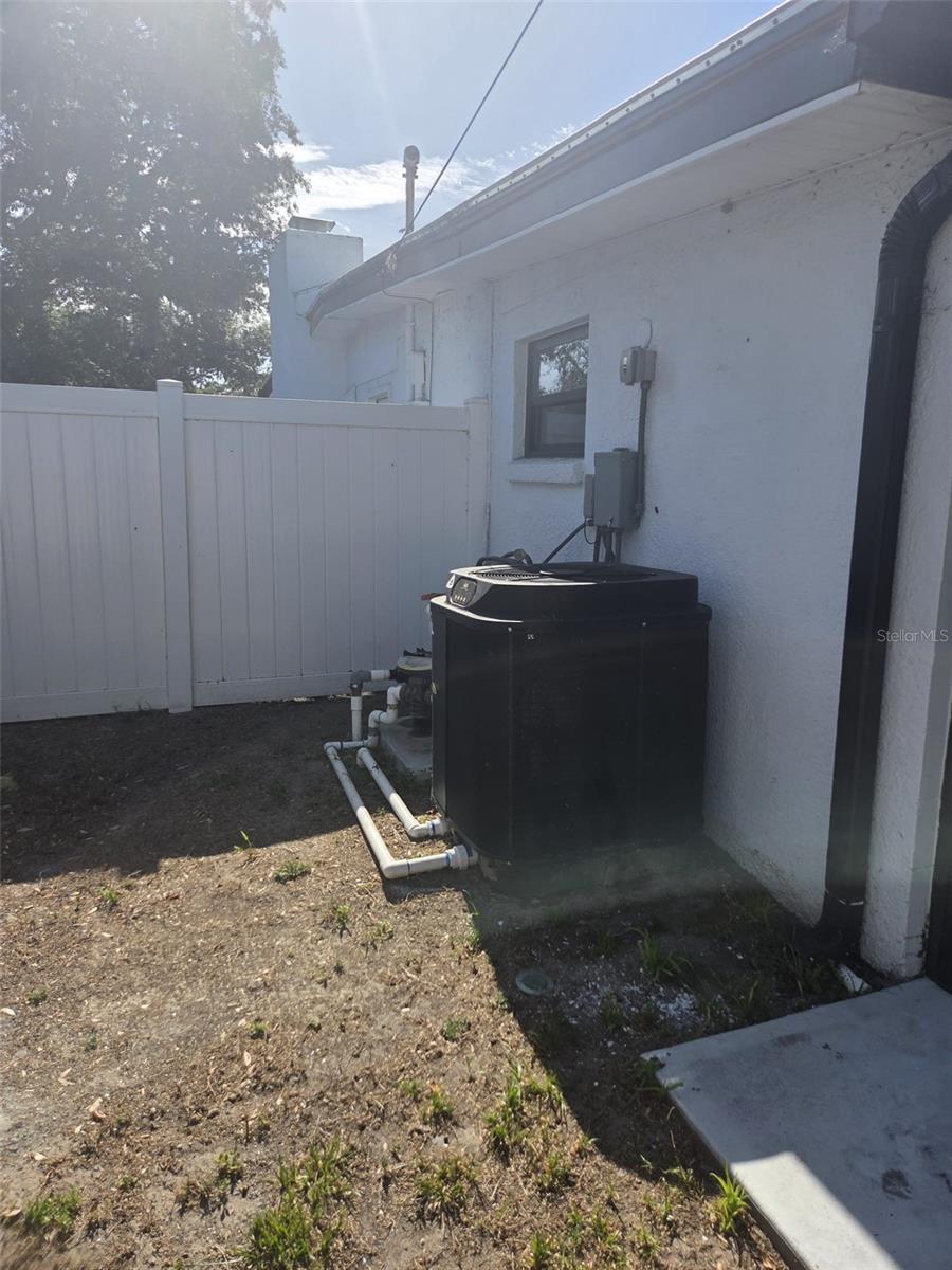 8704 N RENFREW PL, TAMPA, FL, 33604