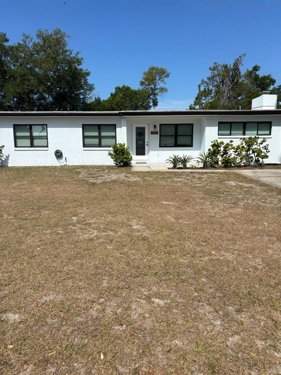 8704 N RENFREW PL, TAMPA, FL, 33604