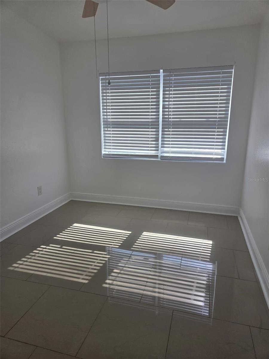 8704 N RENFREW PL, TAMPA, FL, 33604