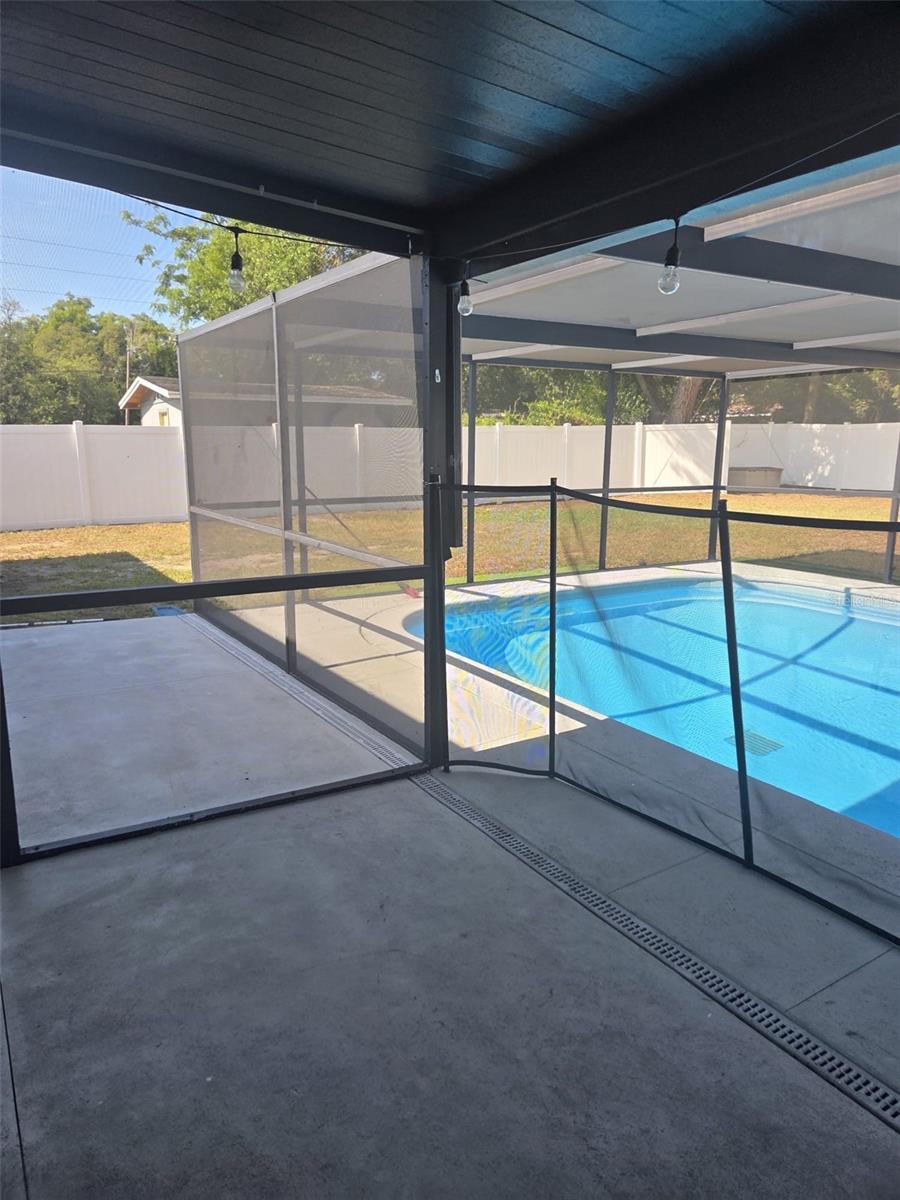 8704 N RENFREW PL, TAMPA, FL, 33604