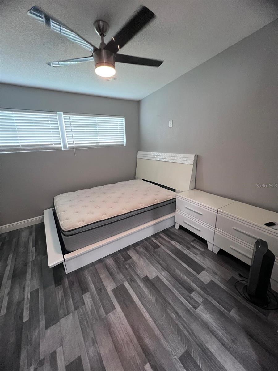 8704 N RENFREW PL, TAMPA, FL, 33604