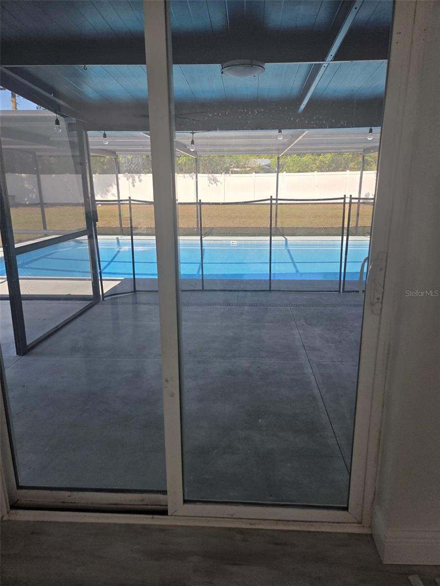 8704 N RENFREW PL, TAMPA, FL, 33604