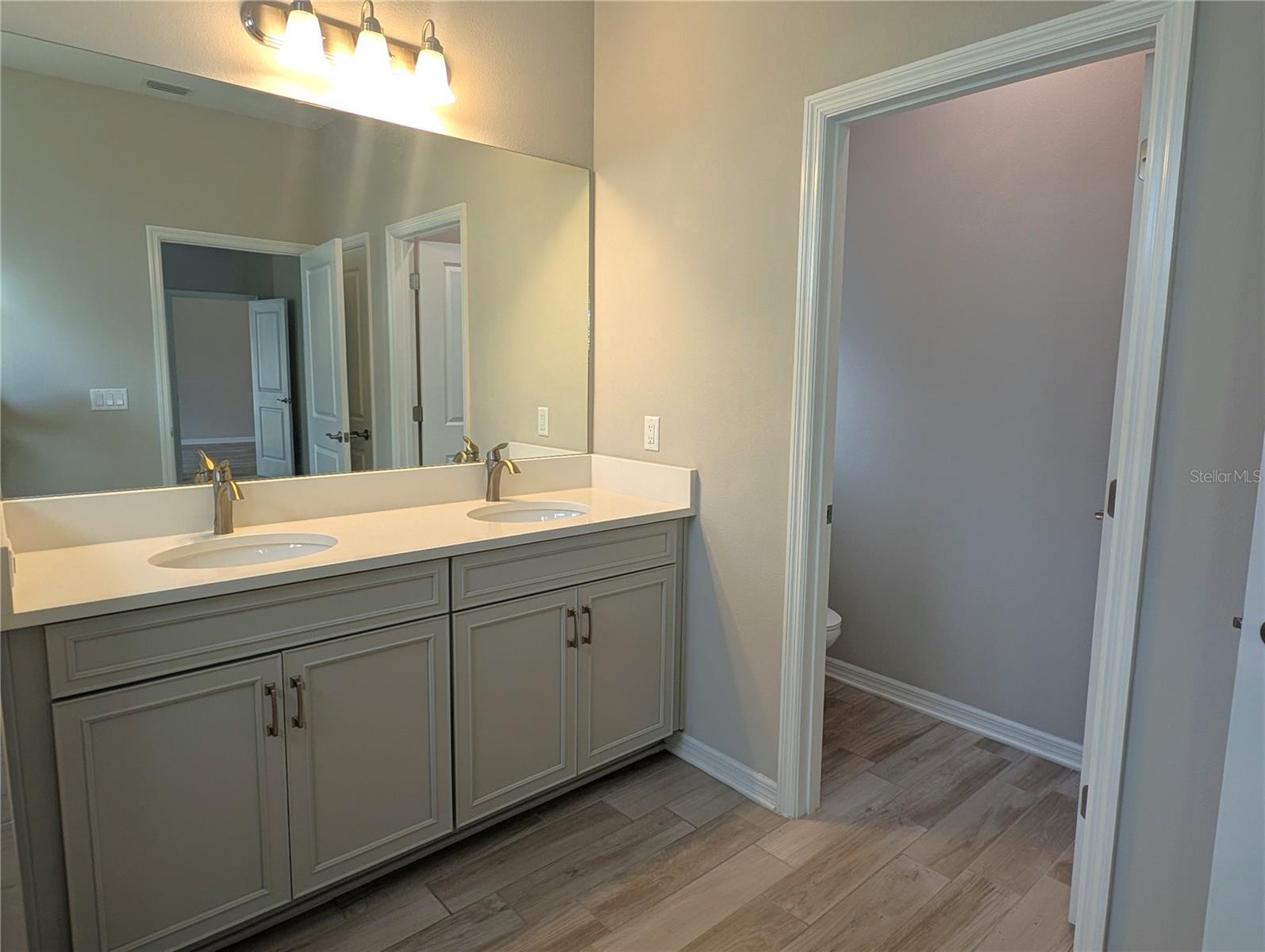 8545 CACHE DR, SARASOTA, FL, 34240