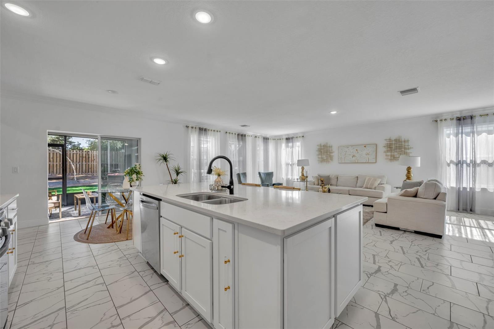 1045 BRADFORD RIDGE DR, LEESBURG, FL, 34748