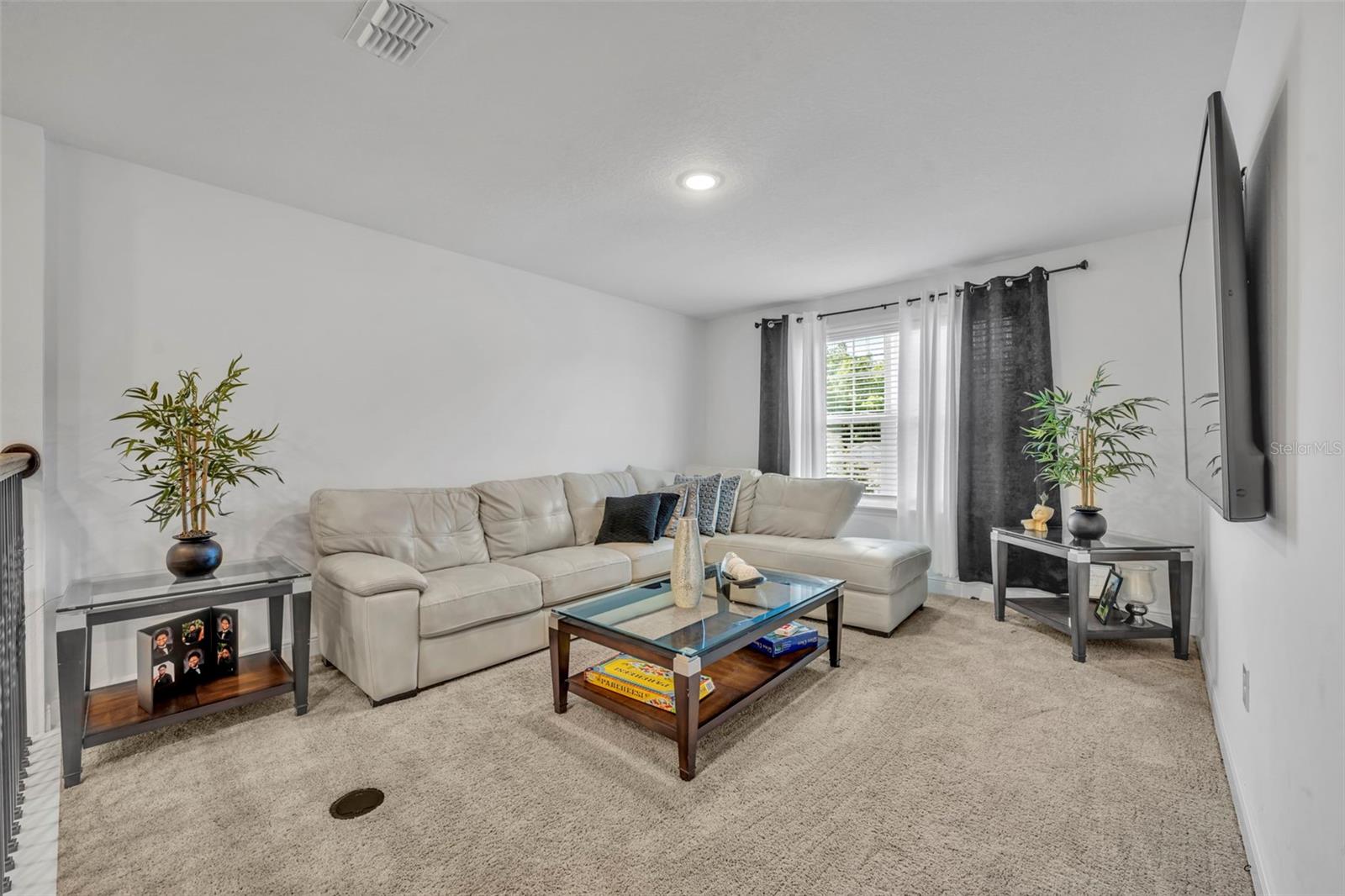 1045 BRADFORD RIDGE DR, LEESBURG, FL, 34748