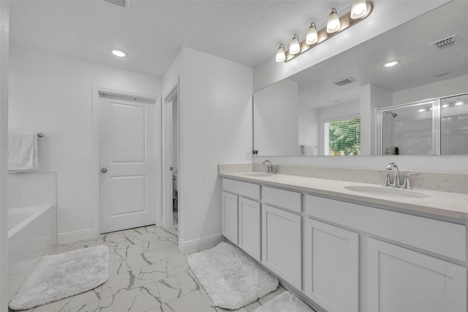 1045 BRADFORD RIDGE DR, LEESBURG, FL, 34748