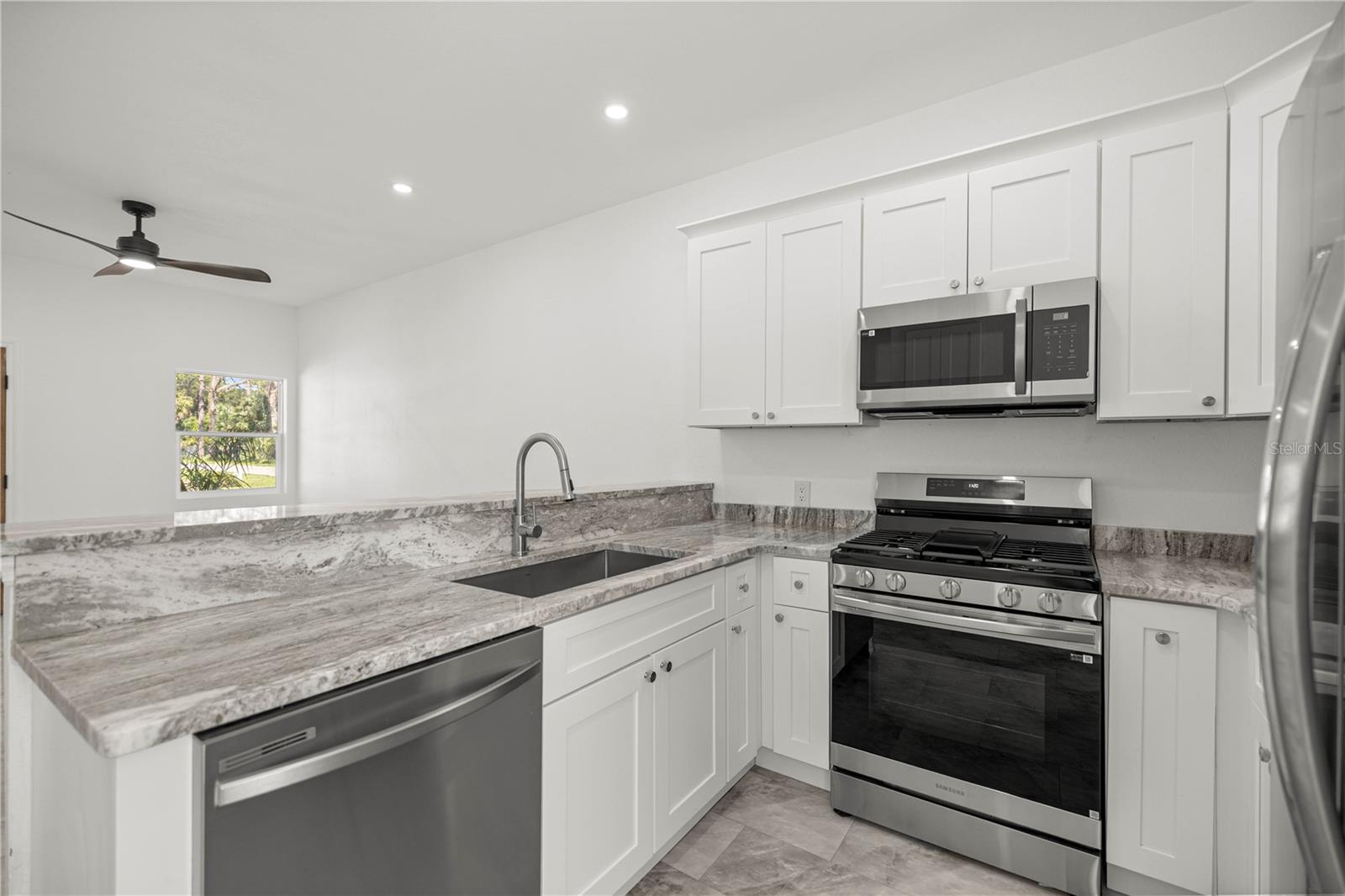 305 SE 5TH TER, WILLISTON, FL, 32696