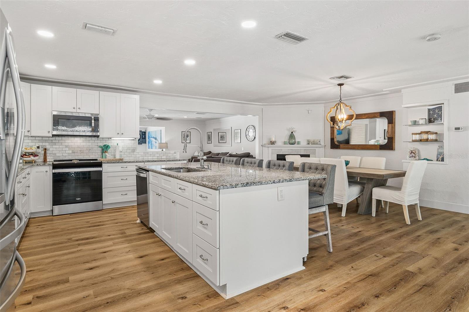 2215 HIBISCUS ST, SARASOTA, FL, 34239