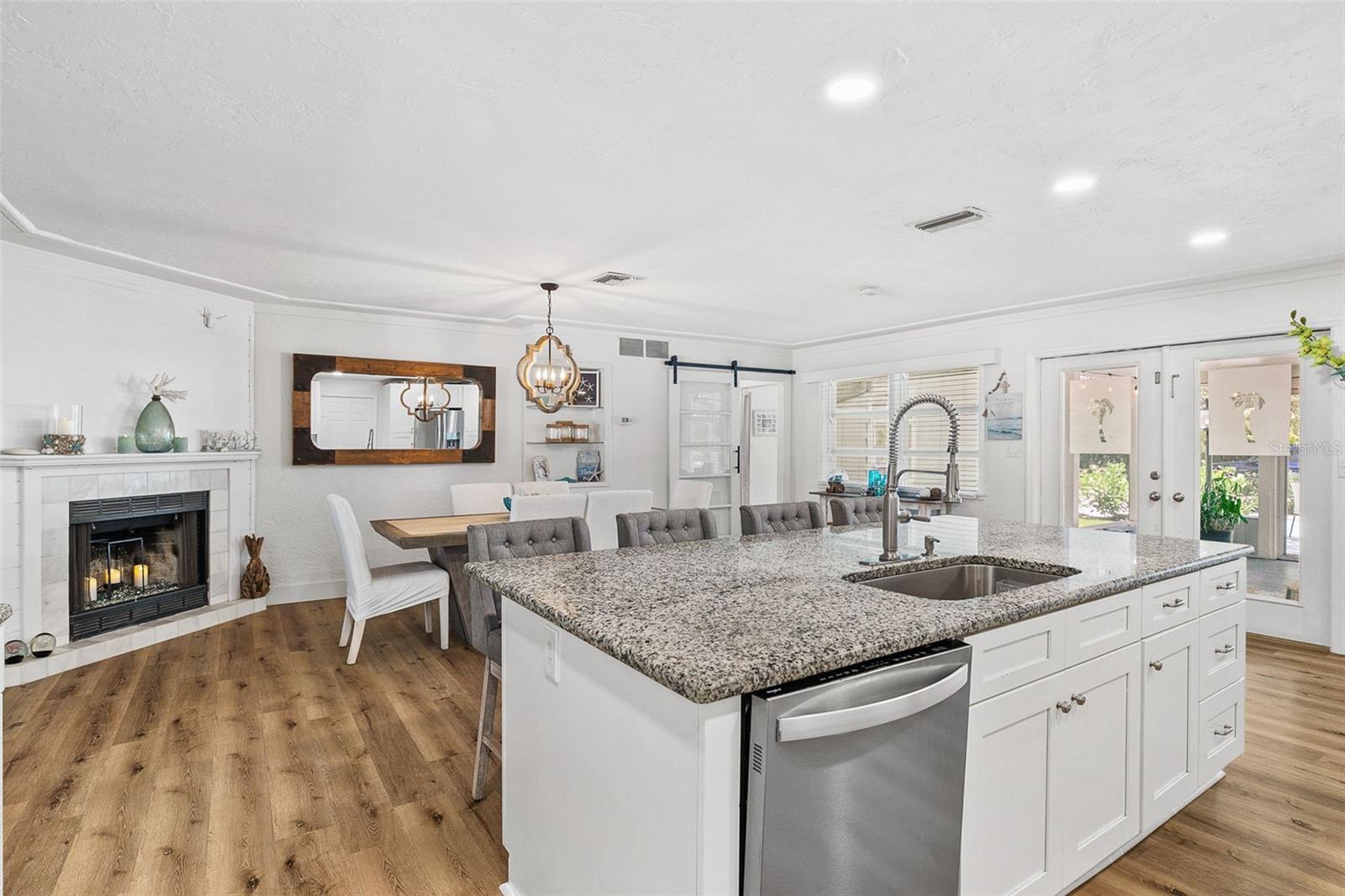 2215 HIBISCUS ST, SARASOTA, FL, 34239