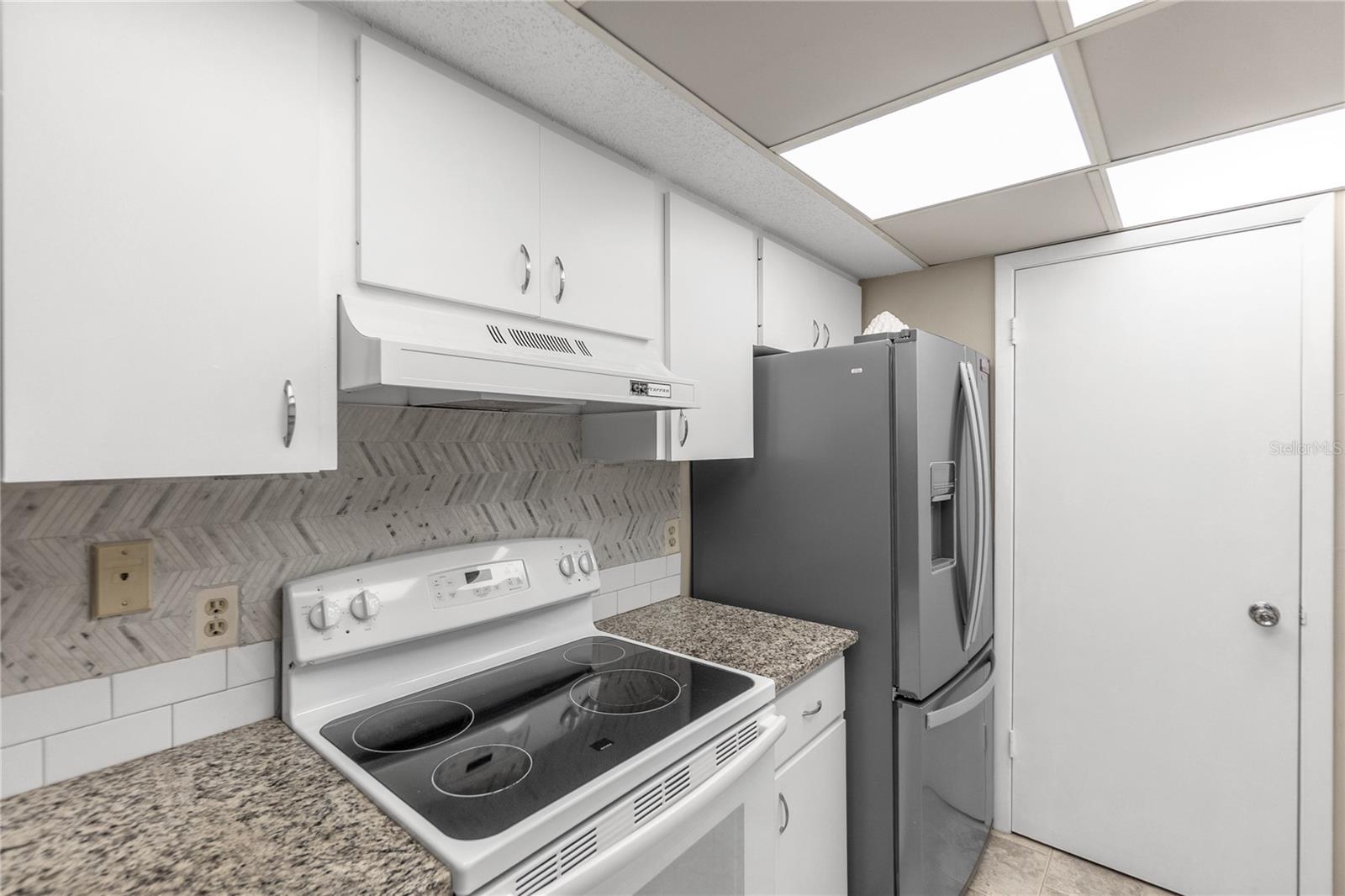 4119 61ST AVENUE TER W #102, BRADENTON, FL, 34210