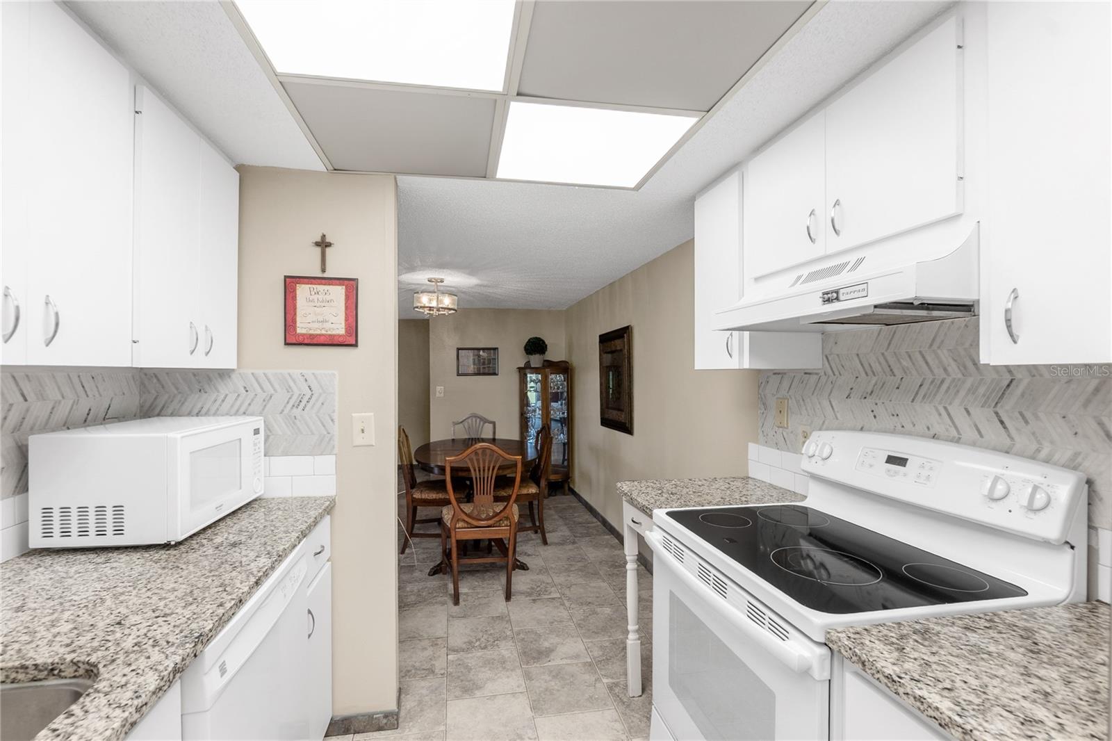 4119 61ST AVENUE TER W #102, BRADENTON, FL, 34210