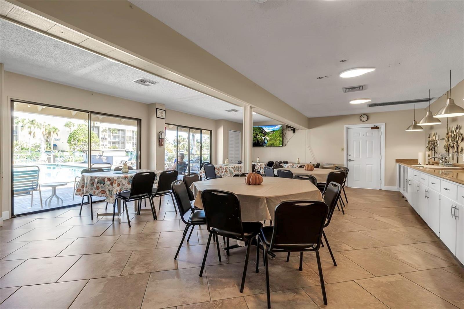 4119 61ST AVENUE TER W #102, BRADENTON, FL, 34210