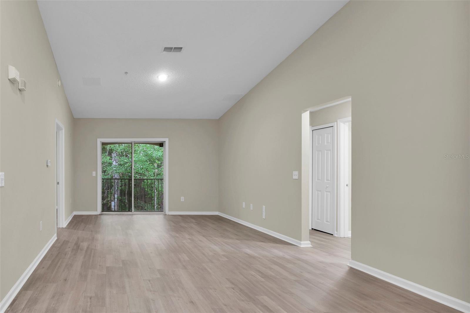 6111 MAGGIES CIR #110, JACKSONVILLE, FL, 32244
