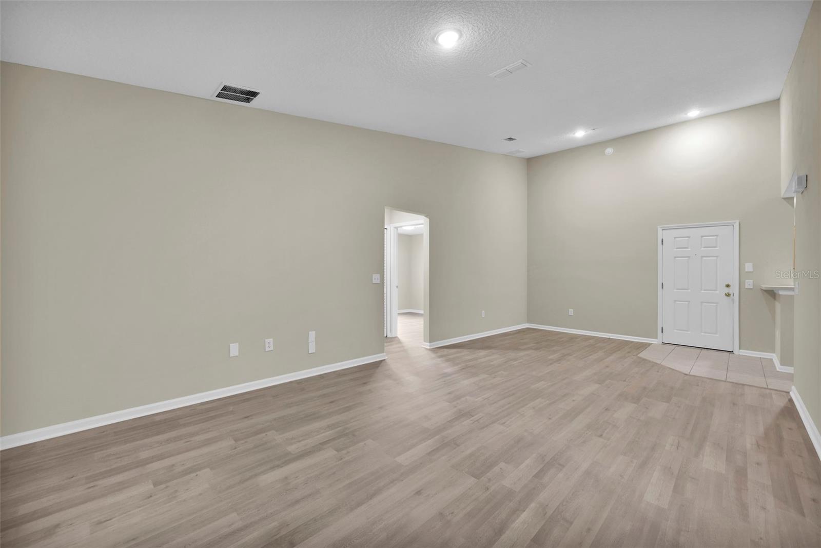 6111 MAGGIES CIR #110, JACKSONVILLE, FL, 32244