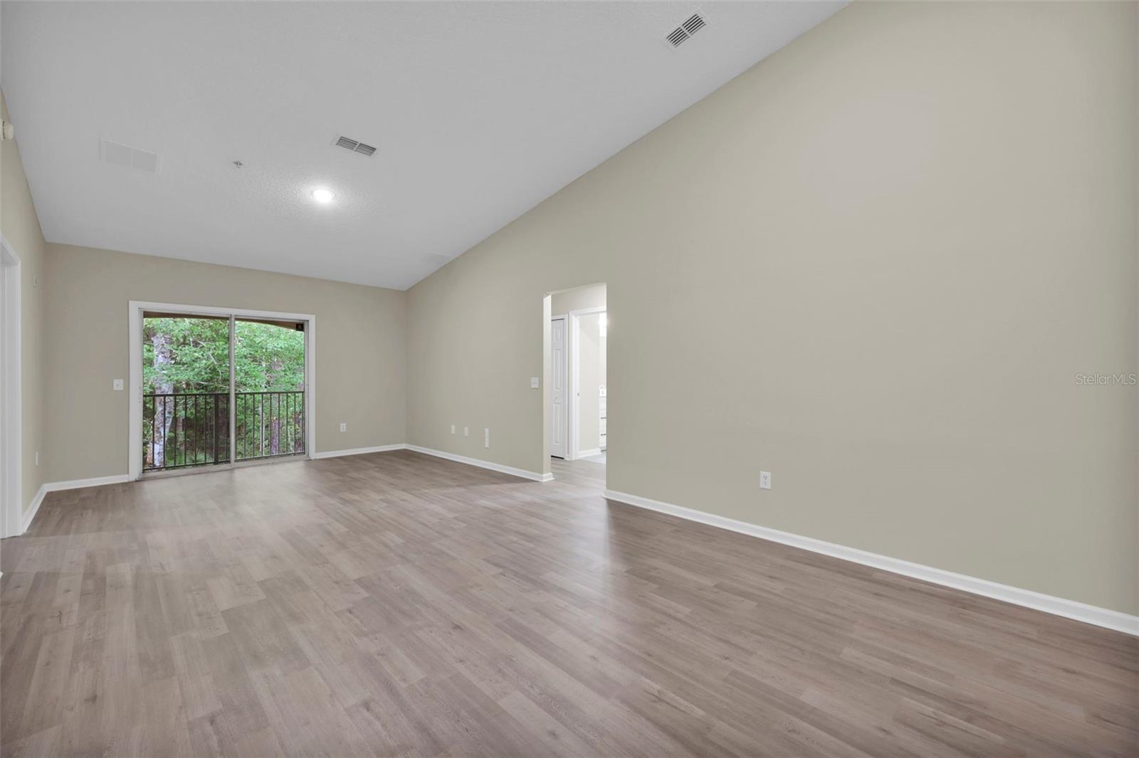 6111 MAGGIES CIR #110, JACKSONVILLE, FL, 32244