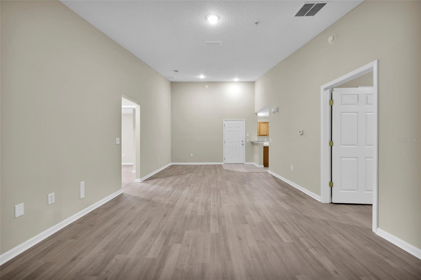 6111 MAGGIES CIR #110, JACKSONVILLE, FL, 32244