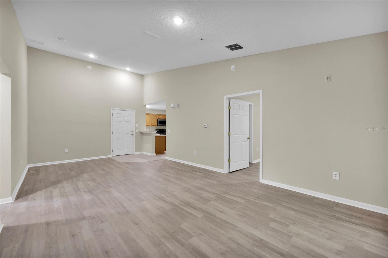 6111 MAGGIES CIR #110, JACKSONVILLE, FL, 32244