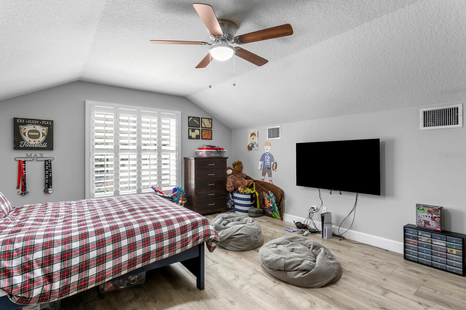 10111 KINGSBRIDGE AVE, TAMPA, FL, 33626