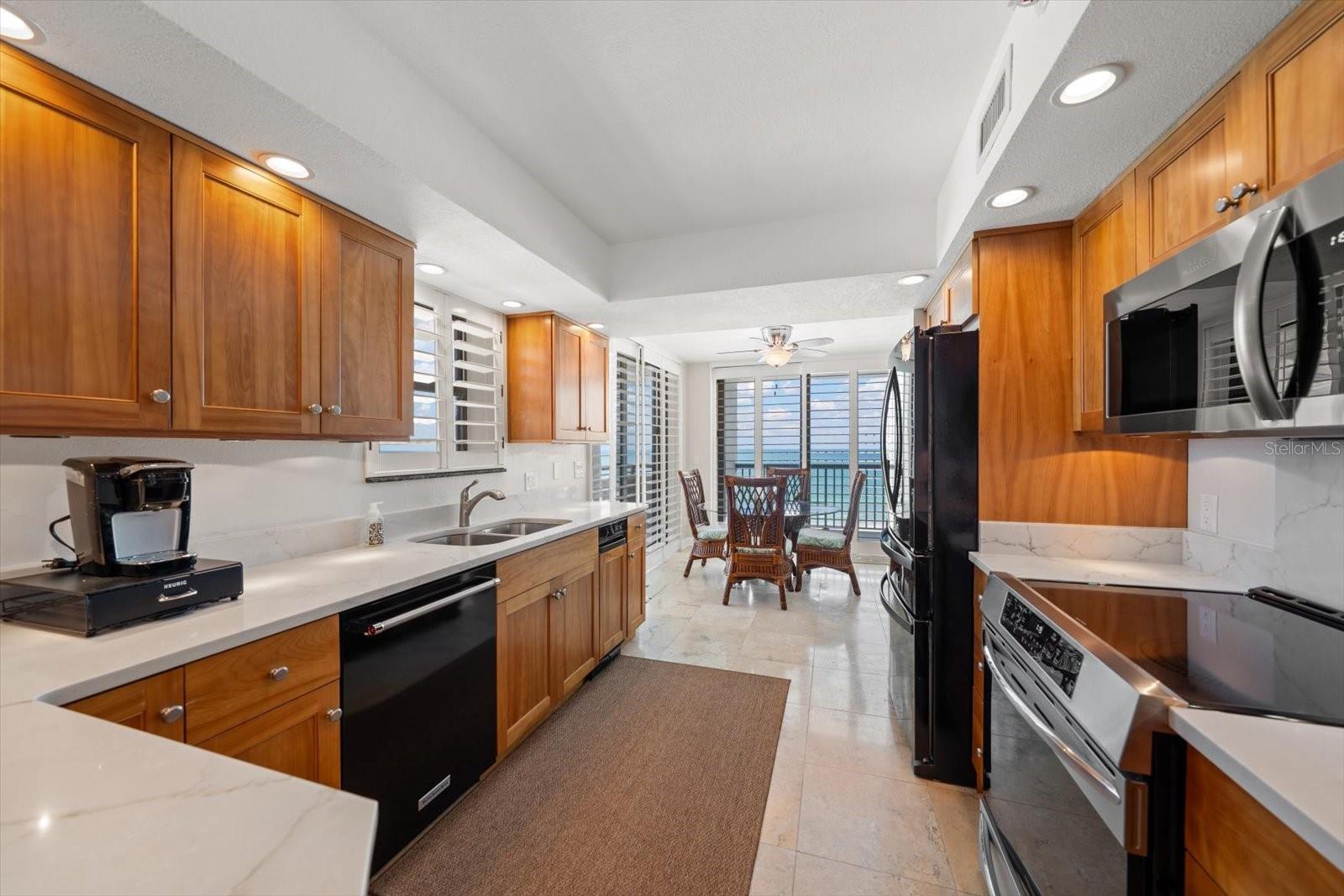 1660 GULF BLVD #403, CLEARWATER BEACH, FL, 33767