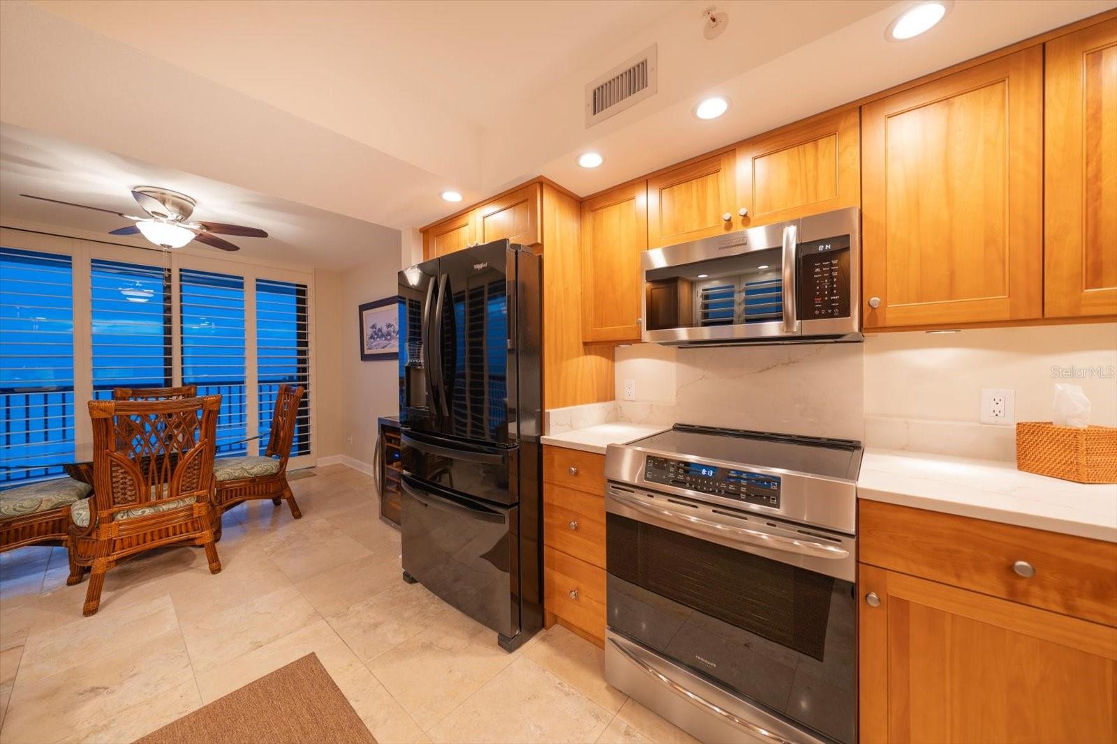 1660 GULF BLVD #403, CLEARWATER BEACH, FL, 33767