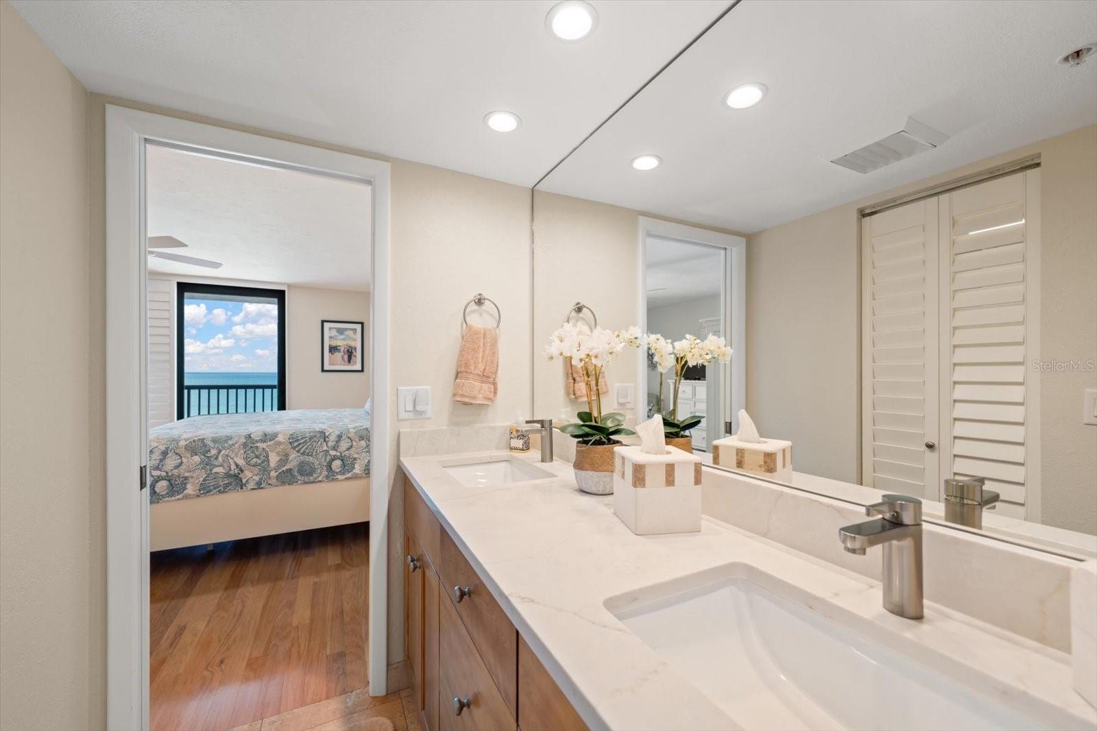 1660 GULF BLVD #403, CLEARWATER BEACH, FL, 33767