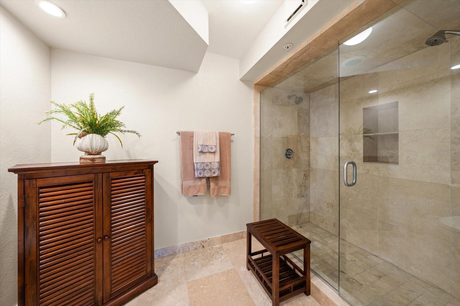 1660 GULF BLVD #403, CLEARWATER BEACH, FL, 33767