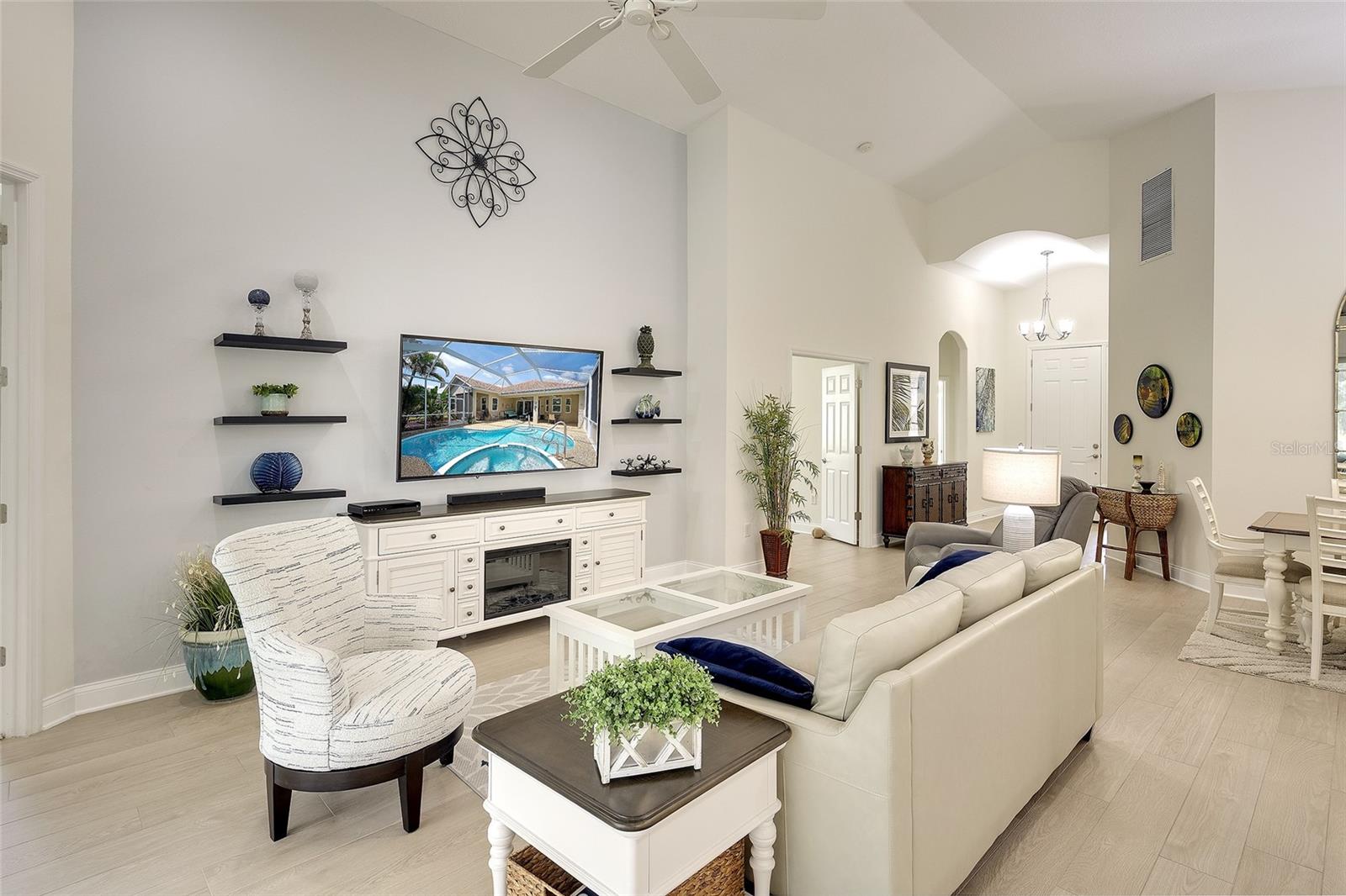 6711 TAILFEATHER WAY, BRADENTON, FL, 34203