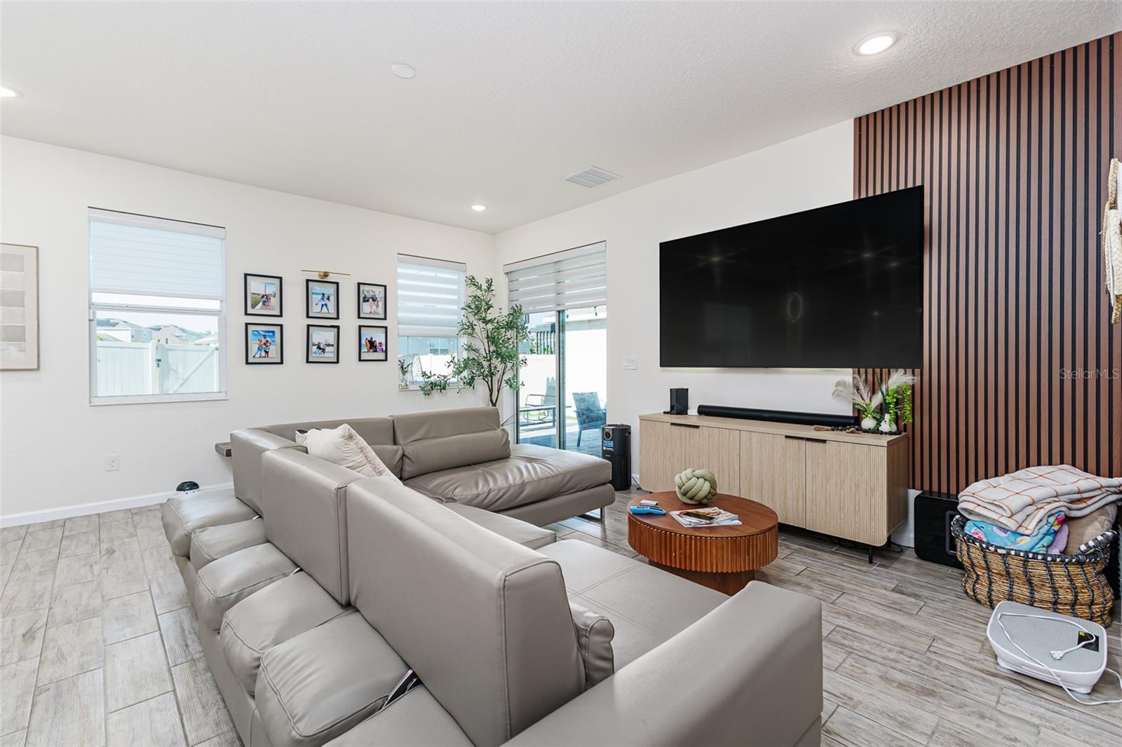 813 GRAZIE LOOP, DAVENPORT, FL, 33837