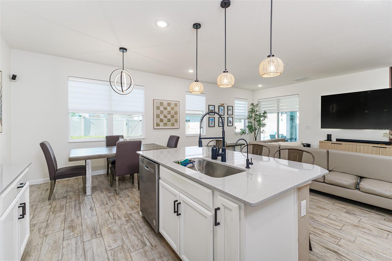 813 GRAZIE LOOP, DAVENPORT, FL, 33837