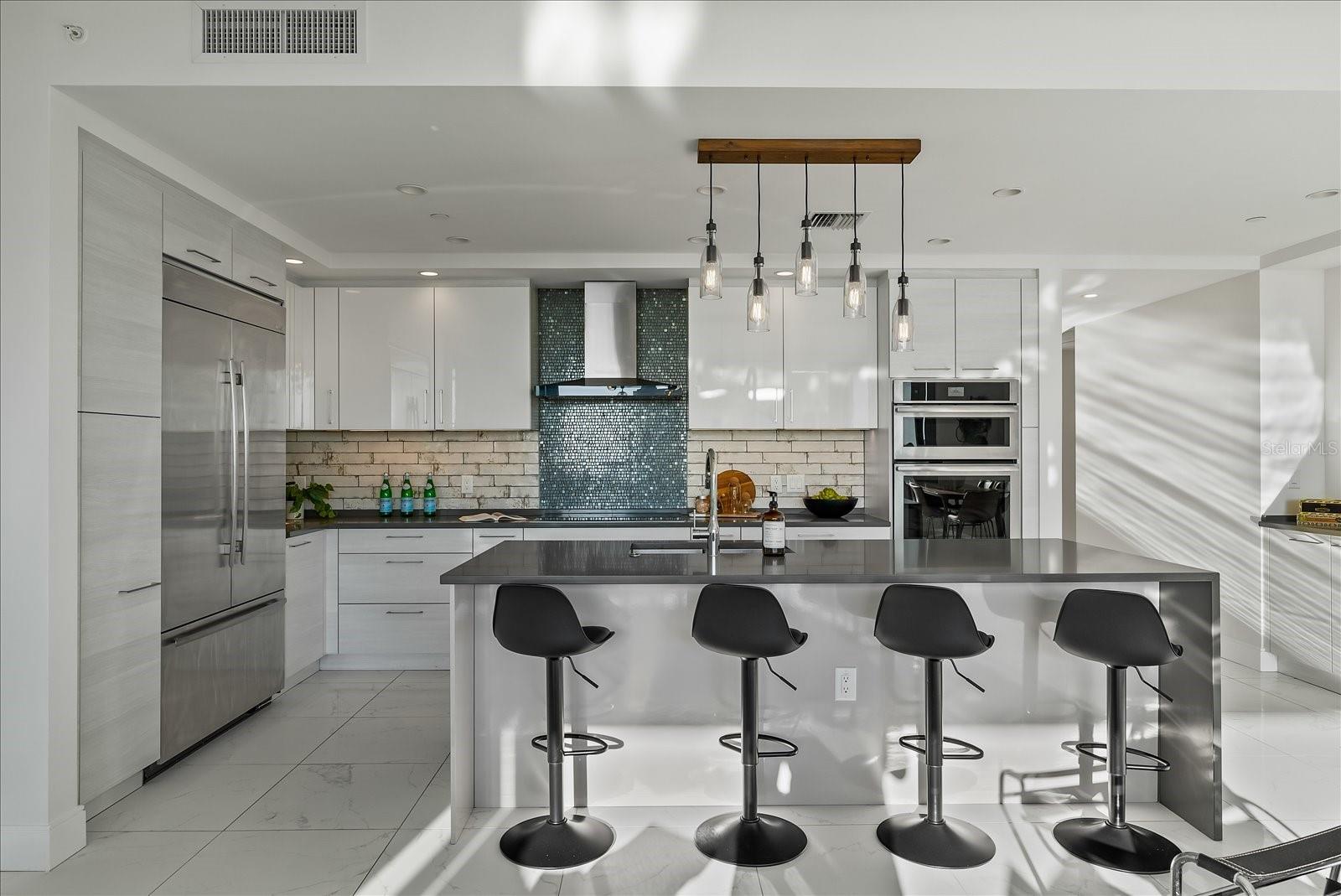 100 1ST AVE N #501, ST PETERSBURG, FL, 33701