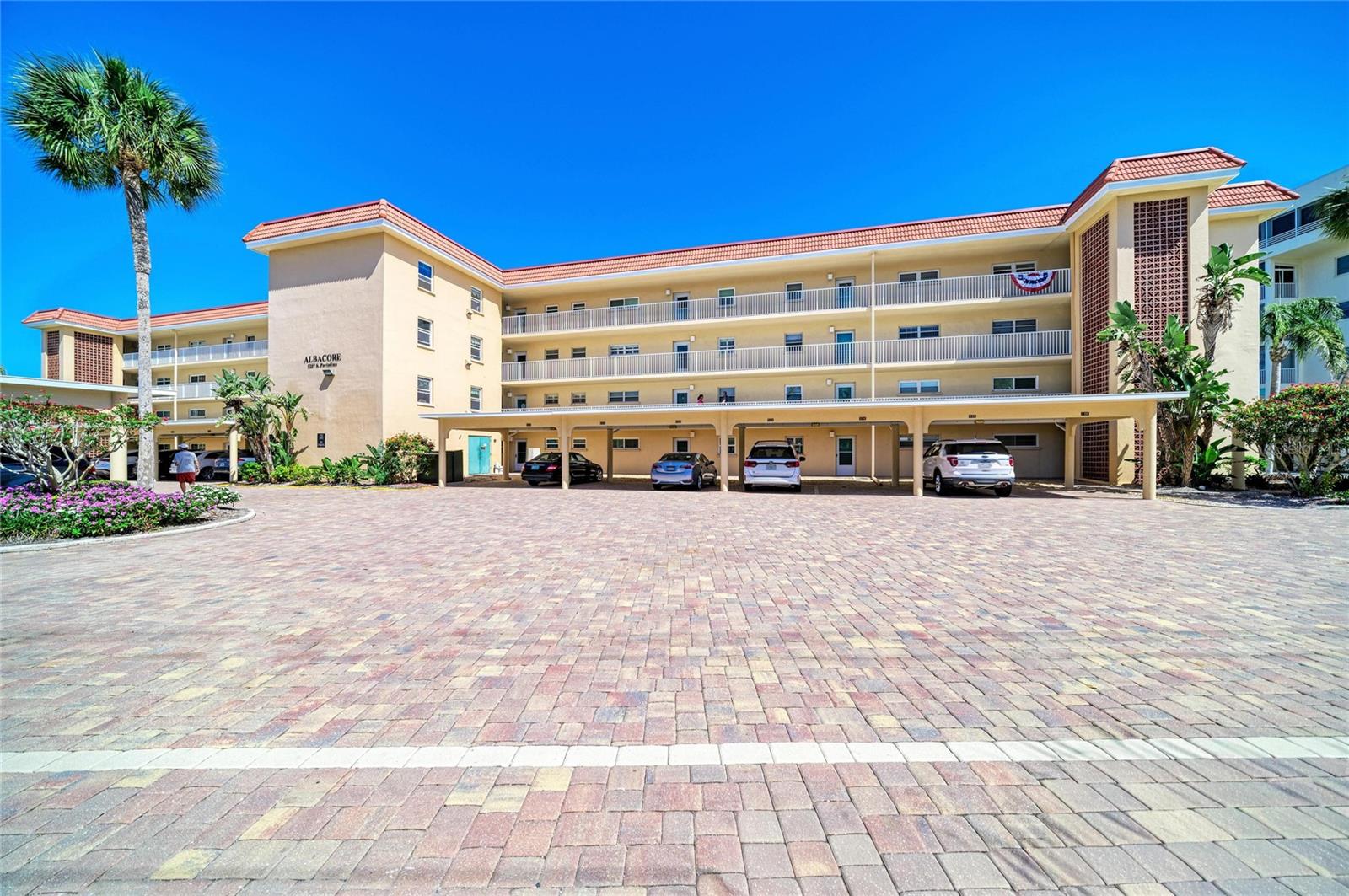 1257 S PORTOFINO DR #104, SARASOTA, FL, 34242