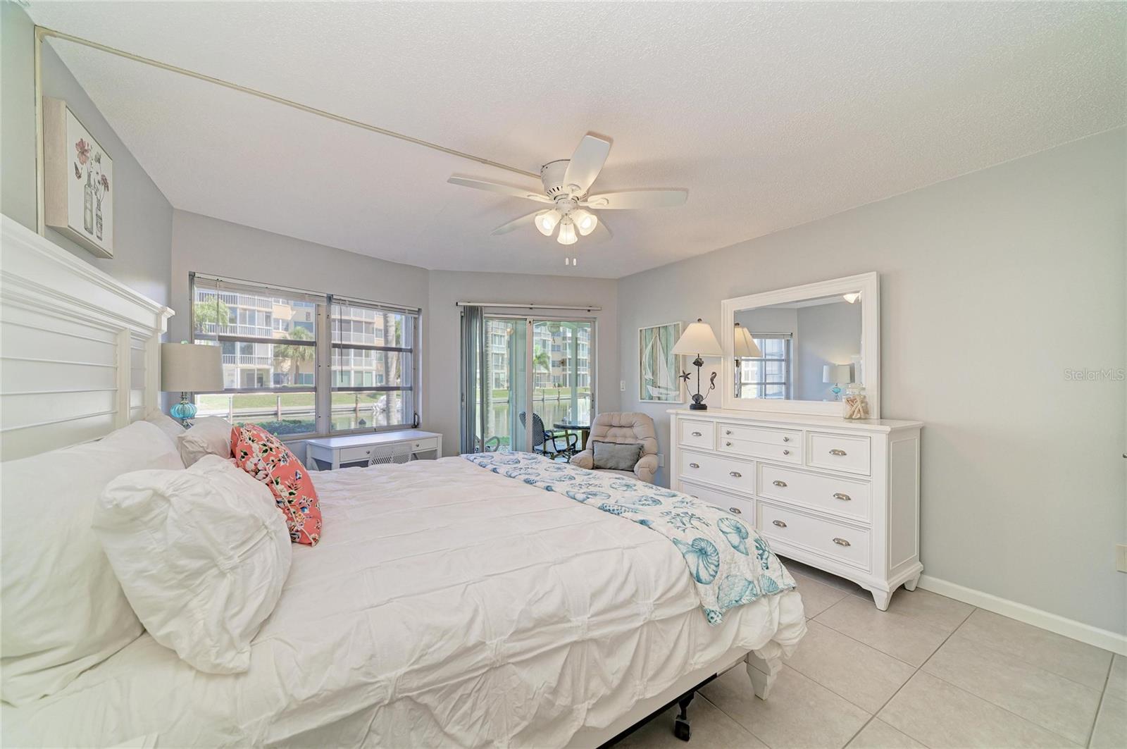 1257 S PORTOFINO DR #104, SARASOTA, FL, 34242