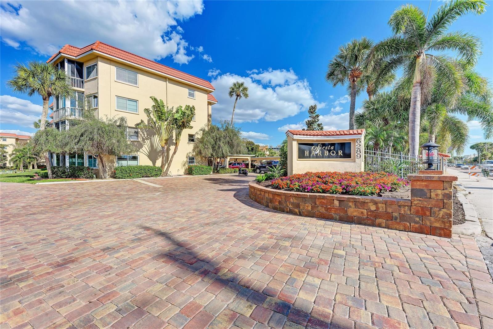 1257 S PORTOFINO DR #104, SARASOTA, FL, 34242