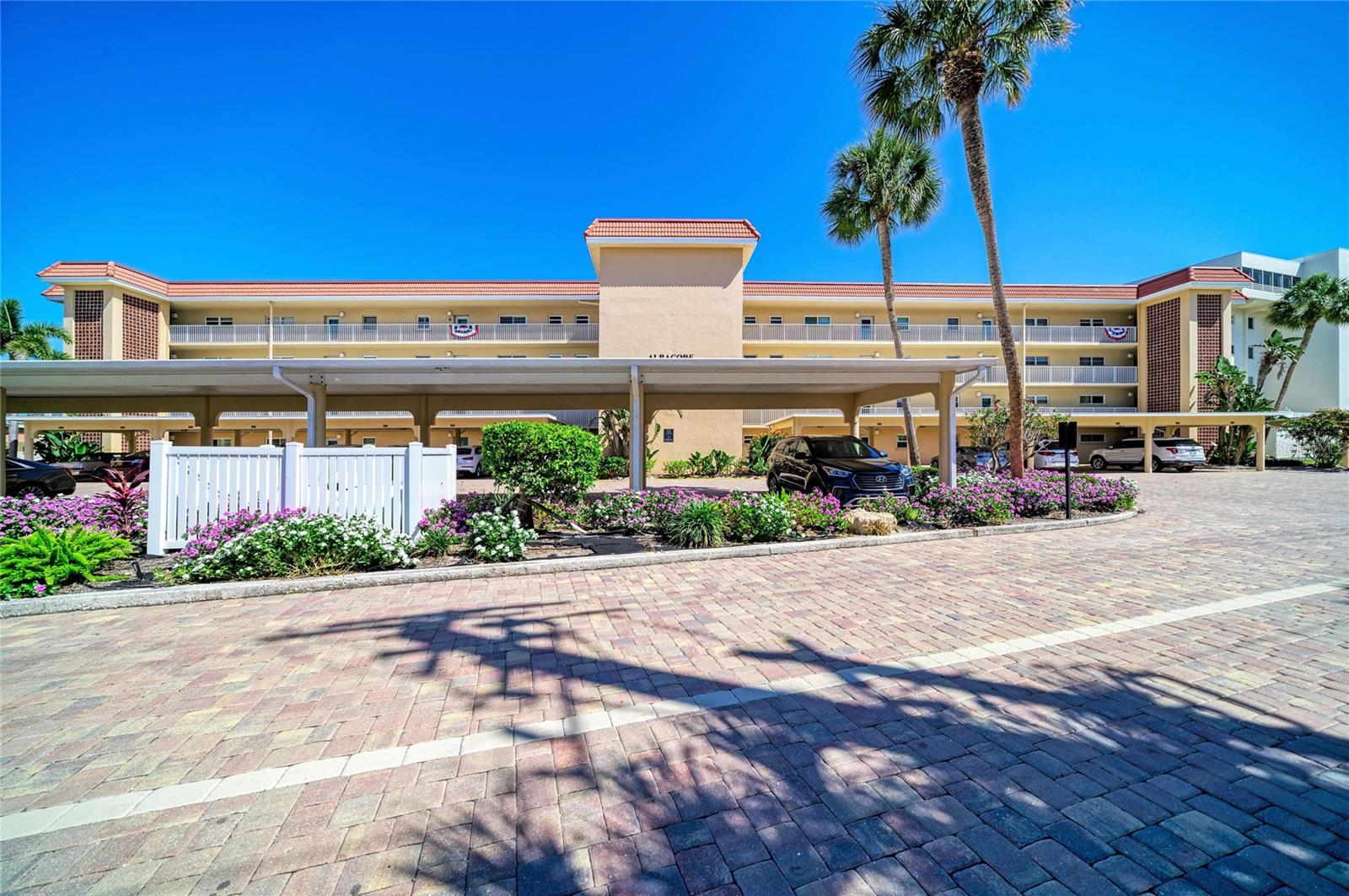 1257 S PORTOFINO DR #104, SARASOTA, FL, 34242