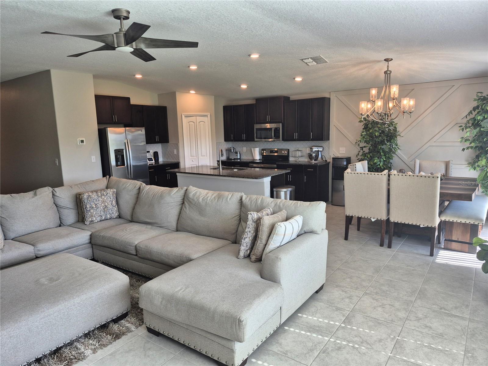 7033 KING CREEK DR, SUN CITY CENTER, FL, 33573